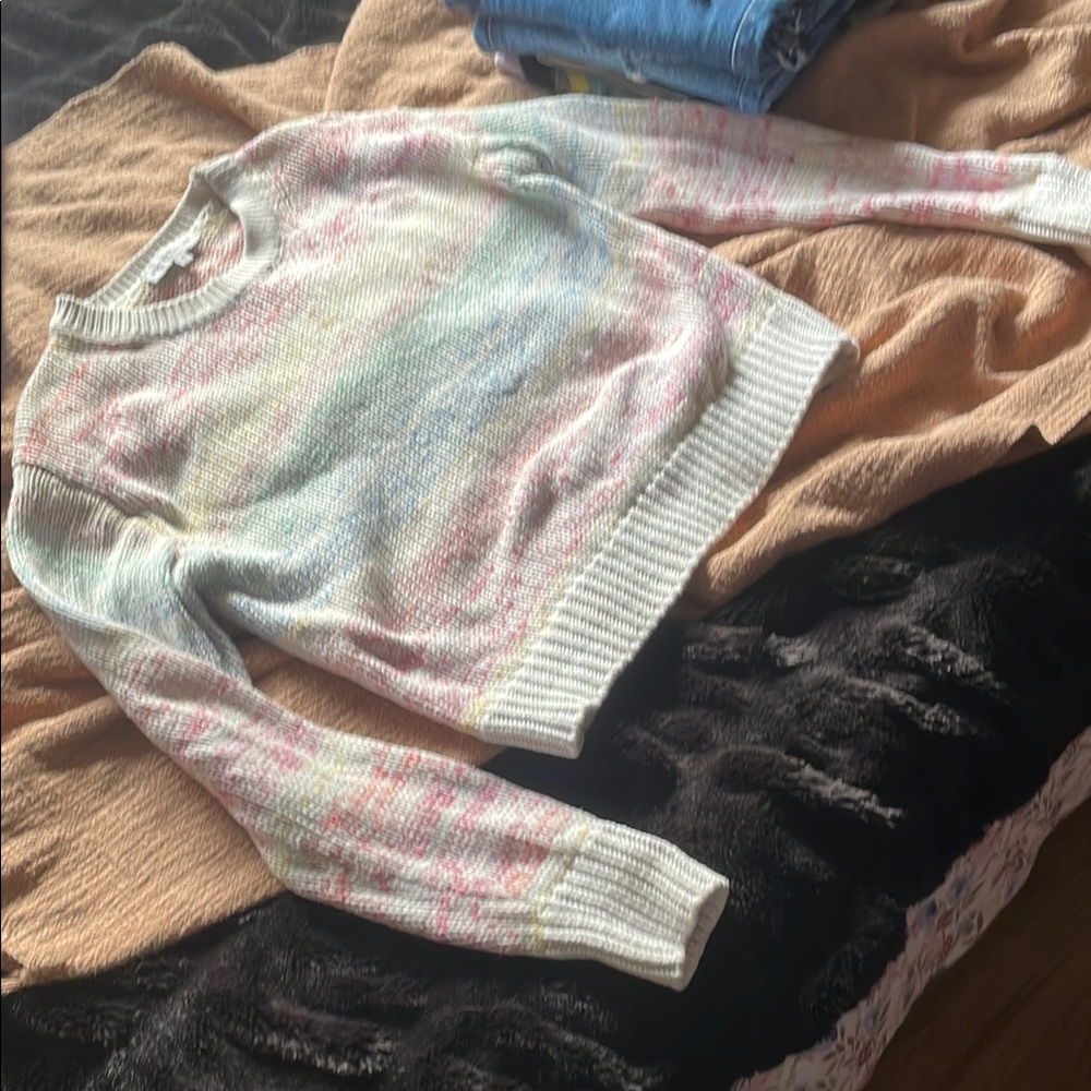 White + Warren Cream Crew Neck Sweater with Relaxed Fit